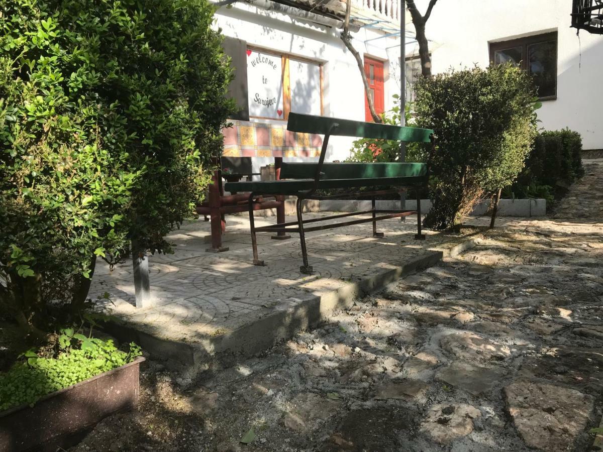 Apartman Lilium Appartamento Sarajevo Esterno foto